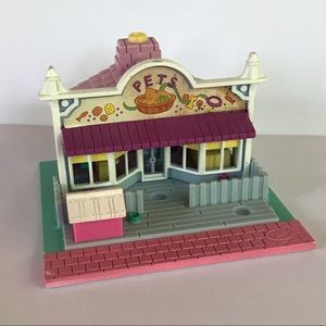 1993 Polly Pocket Pollyville Pet Shop
